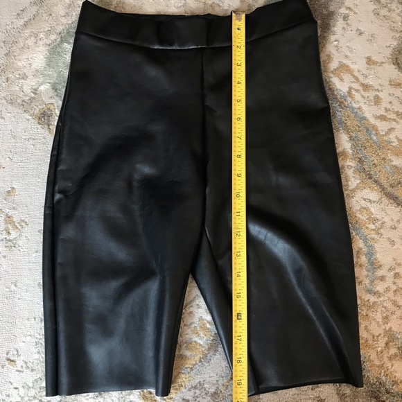 Wolford Edie Faux Leather Black Biker Short - Picture 4 of 9
